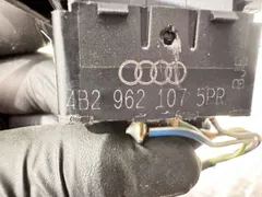 Кнопка центрального замка Audi A6, 2004 г.
