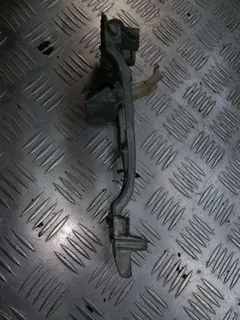 Скелет ручки наружной передней левой Volkswagen Touareg, 2008 г.