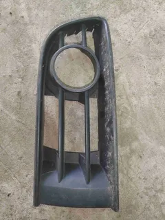 Заглушка (решетка) в бампер Volkswagen Polo, 2003 г.