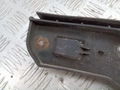 Кронштейн крепления крыла переднего правого Volkswagen Passat, 2001 г.