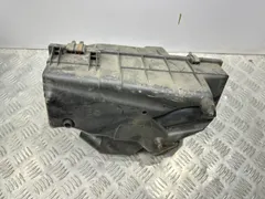 Корпус воздушного фильтра Volkswagen Golf, 1990 г.