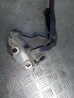 Петля капота левая Audi A8, 2007 г.
