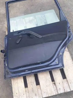 Дверь задняя правая Volkswagen Passat, 1995 г.