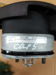Подушка безопасности водителя Volkswagen Golf, 2006 г.