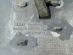 Заглушка (решетка) в бампер передний Audi A6, 2001 г.