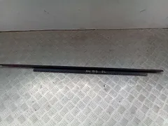 Молдинг стекла двери передней левой наружный Audi A4, 2010 г.