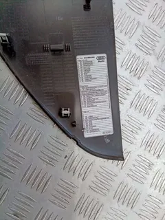 Накладка декоративная на торпедо Audi A4, 2009 г.