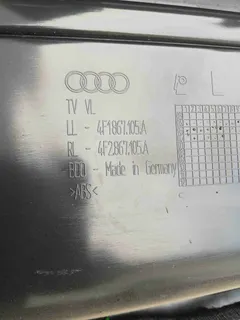 Обшивка двери передней левой (дверная карта) Audi A6, 2005 г.