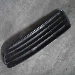 Заглушка (решетка) в бампер Volkswagen Bora, 2000 г.