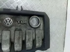 Декоративная крышка двигателя Volkswagen Golf, 2007 г.