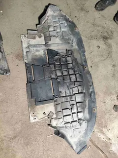 Защита двигателя Audi A4, 2000 г.