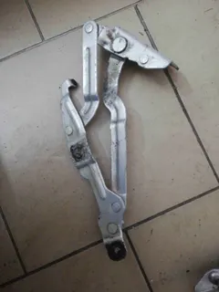 Петля крышки багажника Volkswagen Bora, 2001 г.