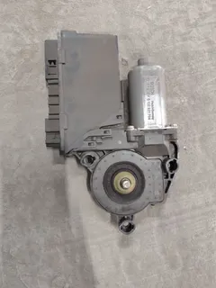 Моторчик стеклоподъемника передний правый Audi A4, 2003 г.