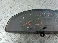 Щиток приборов (приборная панель) Audi A4, 2000 г.