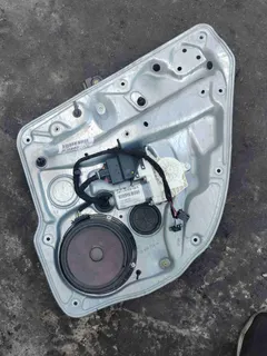 Стеклоподъемник электрический Volkswagen Bora, 2001 г.