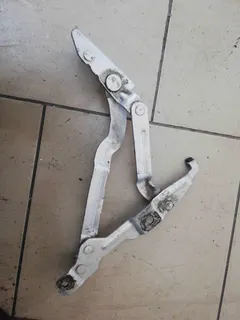 Петля крышки багажника Volkswagen Bora, 2001 г.