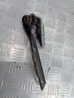 Петля капота правая Volkswagen Passat, 2001 г.