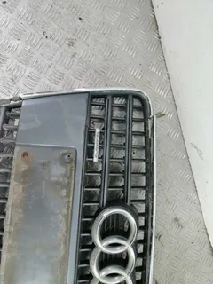 Решетка радиатора Audi Q7, 2007 г.