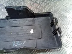 Крышка аккумулятора Volkswagen Passat, 2007 г.