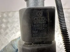 Насос (моторчик) омывателя стекла Audi A6, 2004 г.