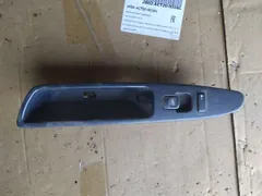Кнопка стеклоподъемника переднего правого Volvo V40, 2001 г.