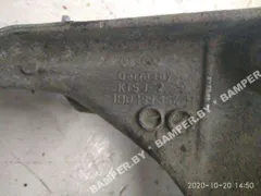 Кронштейн двигателя Volkswagen Passat, 1997 г.