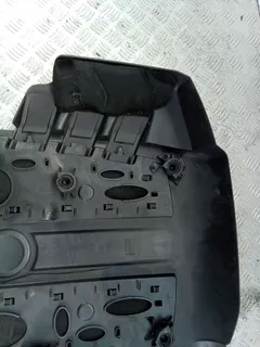 Декоративная крышка двигателя Volkswagen Touareg, 2008 г.