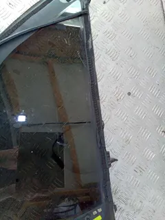 Стекло кузовное боковое правое Audi Q7, 2007 г.