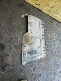 Защита двигателя Volkswagen Golf, 2000 г.