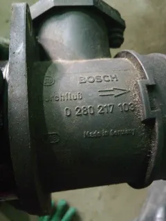 Расходомер воздуха Volkswagen Passat, 1995 г.