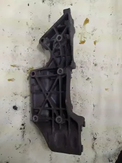 Кронштейн компрессора кондиционера Volkswagen Golf, 2000 г.