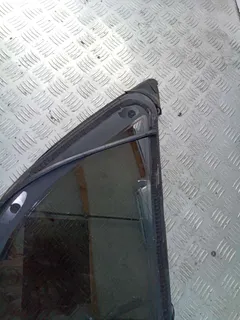 Стекло кузовное боковое правое Audi Q7, 2007 г.