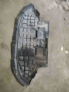 Защита двигателя Audi A4, 2003 г.