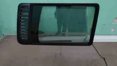 Стекло кузовное боковое правое Volkswagen Transporter, 2000 г.