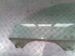 Стекло двери передней левой Volkswagen Passat, 2001 г.
