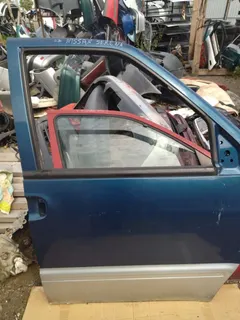 Дверь передняя правая Nissan Serena, 1996 г.
