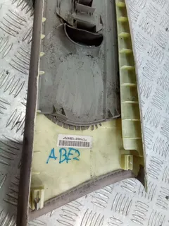 Обшивка стойки центральной левой Audi A4, 2004 г.