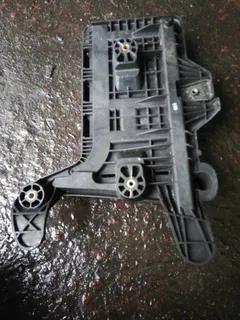 Полка аккумулятора Volkswagen Jetta, 2007 г.