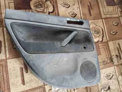 Обшивка двери задней левой (дверная карта) Volkswagen Passat, 2003 г.