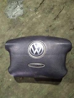 Подушка безопасности водителя Volkswagen Golf, 2001 г.