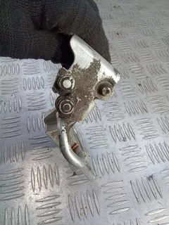 Петля двери задней правой Volkswagen Touareg, 2008 г.