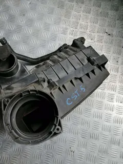 Корпус воздушного фильтра Volkswagen Passat, 2012 г.