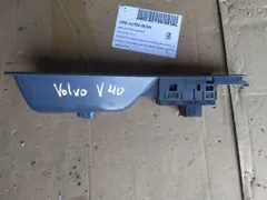 Кнопка стеклоподъемника переднего правого Volvo V40, 2001 г.
