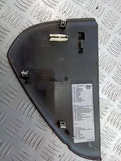 Накладка декоративная на торпедо Audi A4, 2009 г.