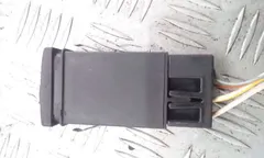 Кнопка подогрева заднего стекла Audi A4, 1996 г.
