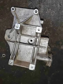 Кронштейн компрессора кондиционера Audi A4, 1998 г.