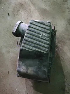 Корпус воздушного фильтра Volkswagen Passat, 1995 г.