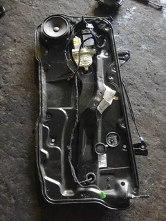 Стеклоподъемник электрический Volkswagen Golf, 2000 г.