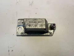 Петля крышки багажника Audi Q7, 2007 г.