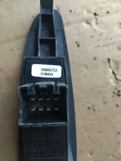 Кнопка стеклоподъемника переднего правого Volvo V40, 2001 г.